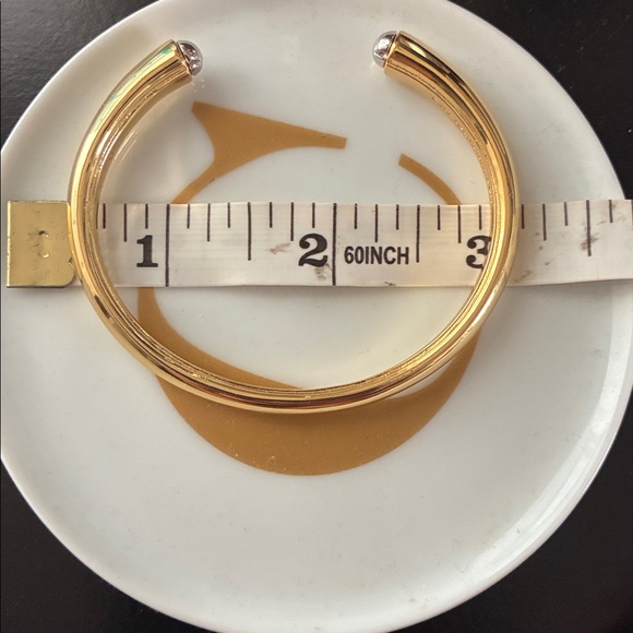 Sculpted Spade Cuff - Picture 3 of 5